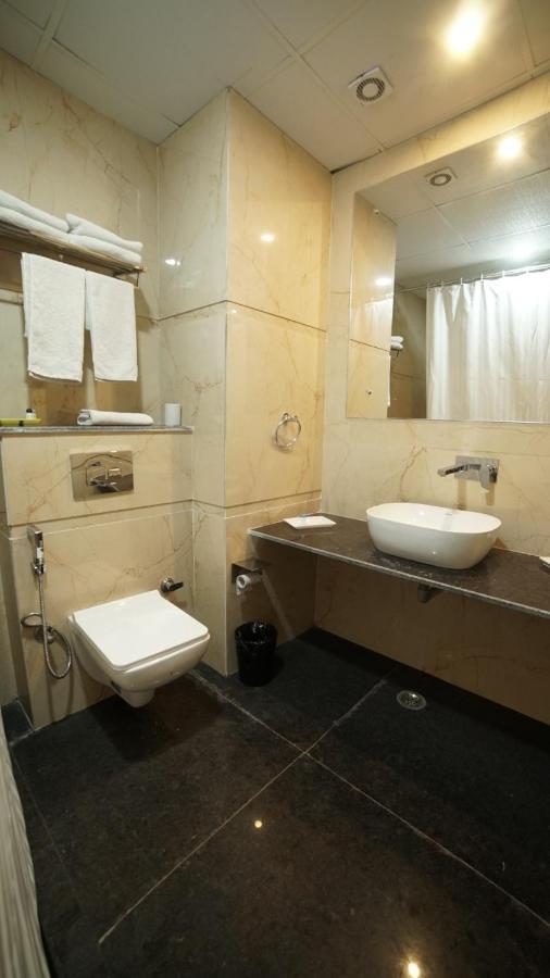 Hotel Crimson Palace Агра Экстерьер фото