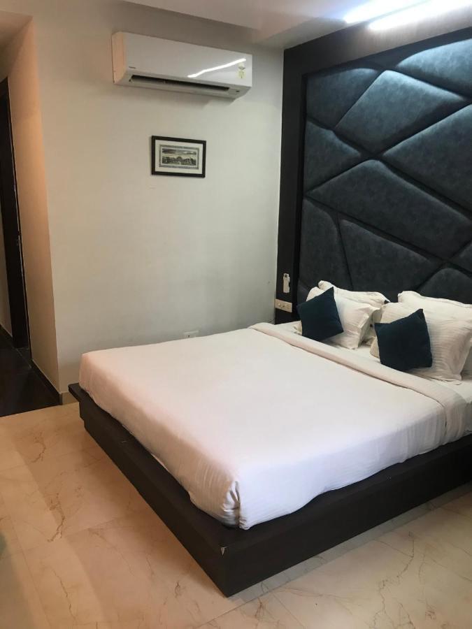 Hotel Crimson Palace Агра Экстерьер фото