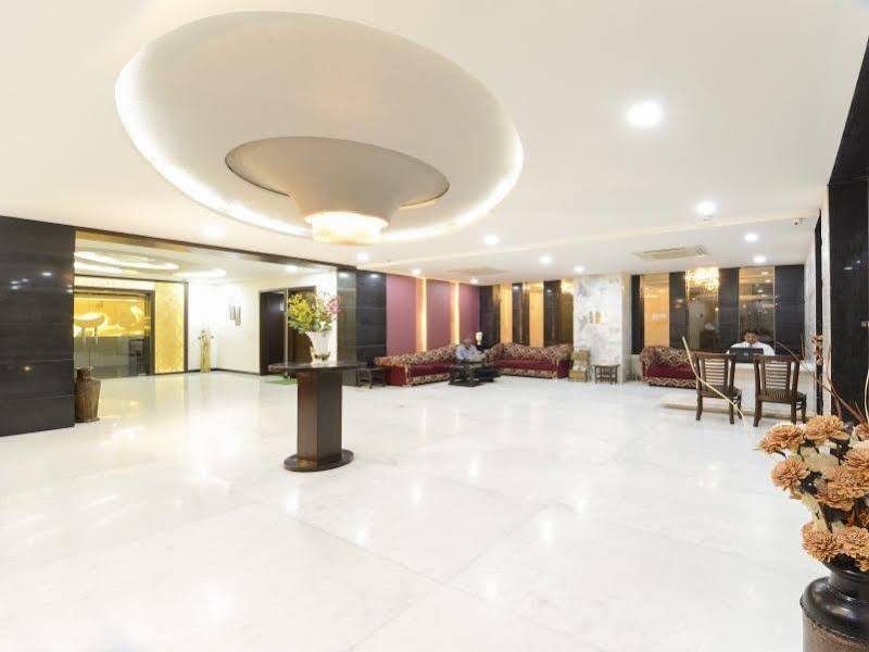 Hotel Crimson Palace Агра Экстерьер фото