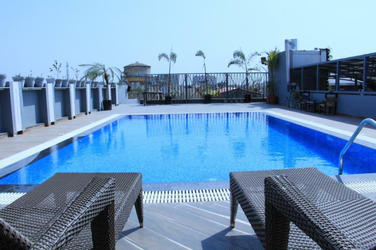 Hotel Crimson Palace Агра Экстерьер фото